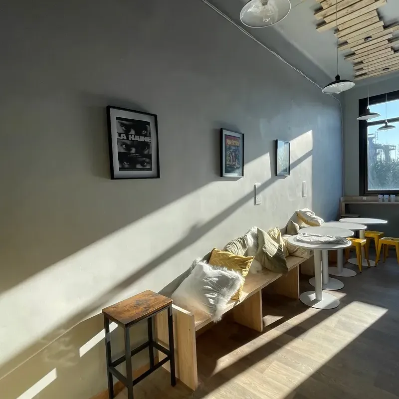 Salle de repas de la Coloc du 14 à Marquette-Lez-Lille