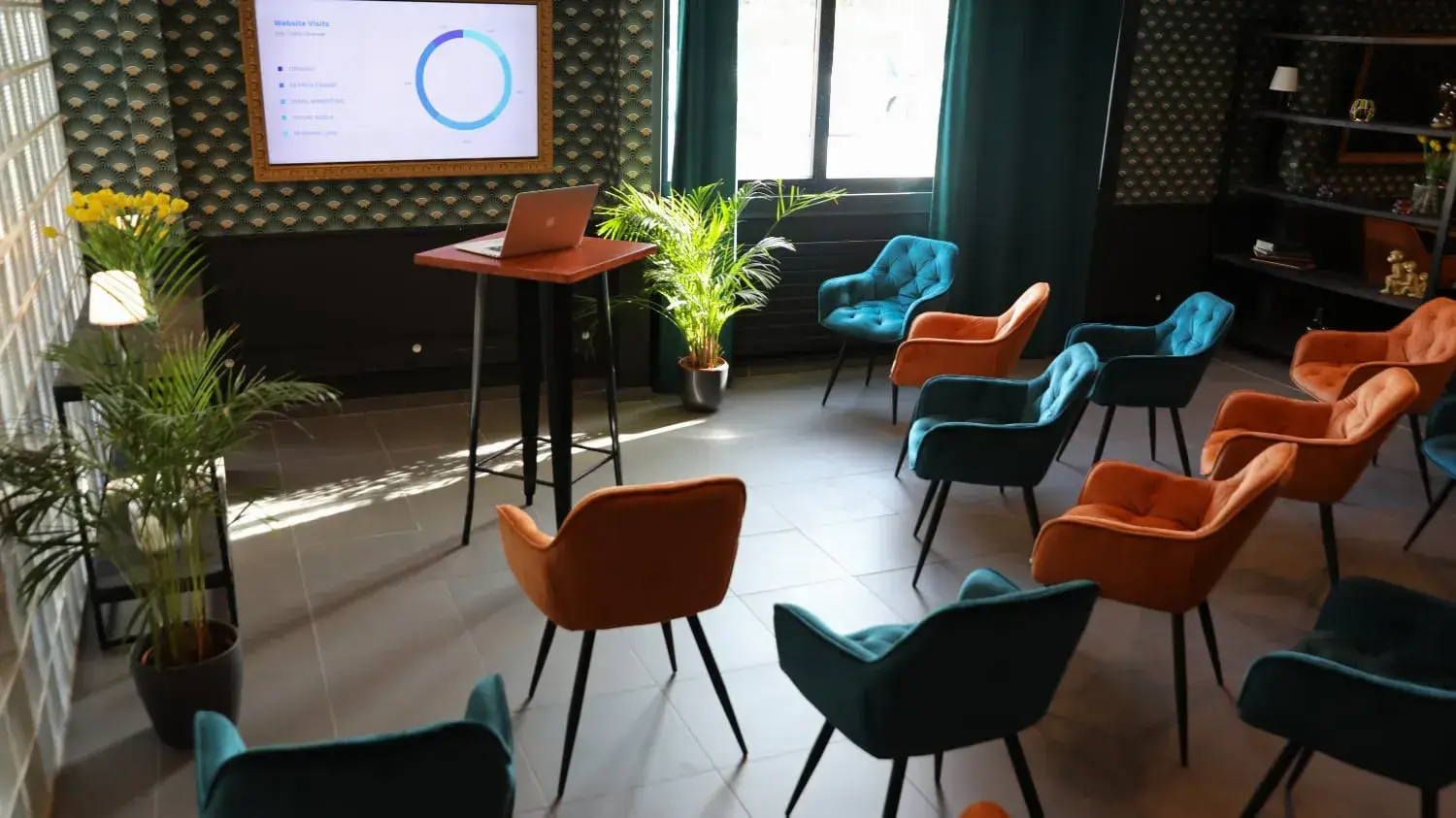 Salon pour recevoir les clients des locataires du Coworking du 14 Avenue